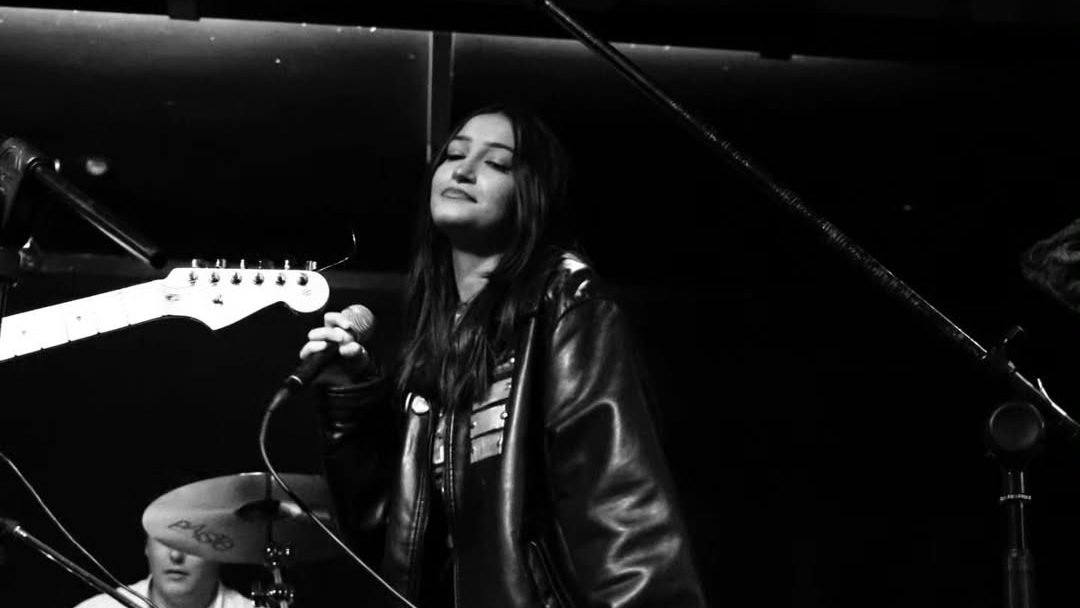 6 marzo 2024@lasinochevola x @gofunkopenmic ...📷@cendr0 @emilie.mic #musicaitalia #rockband